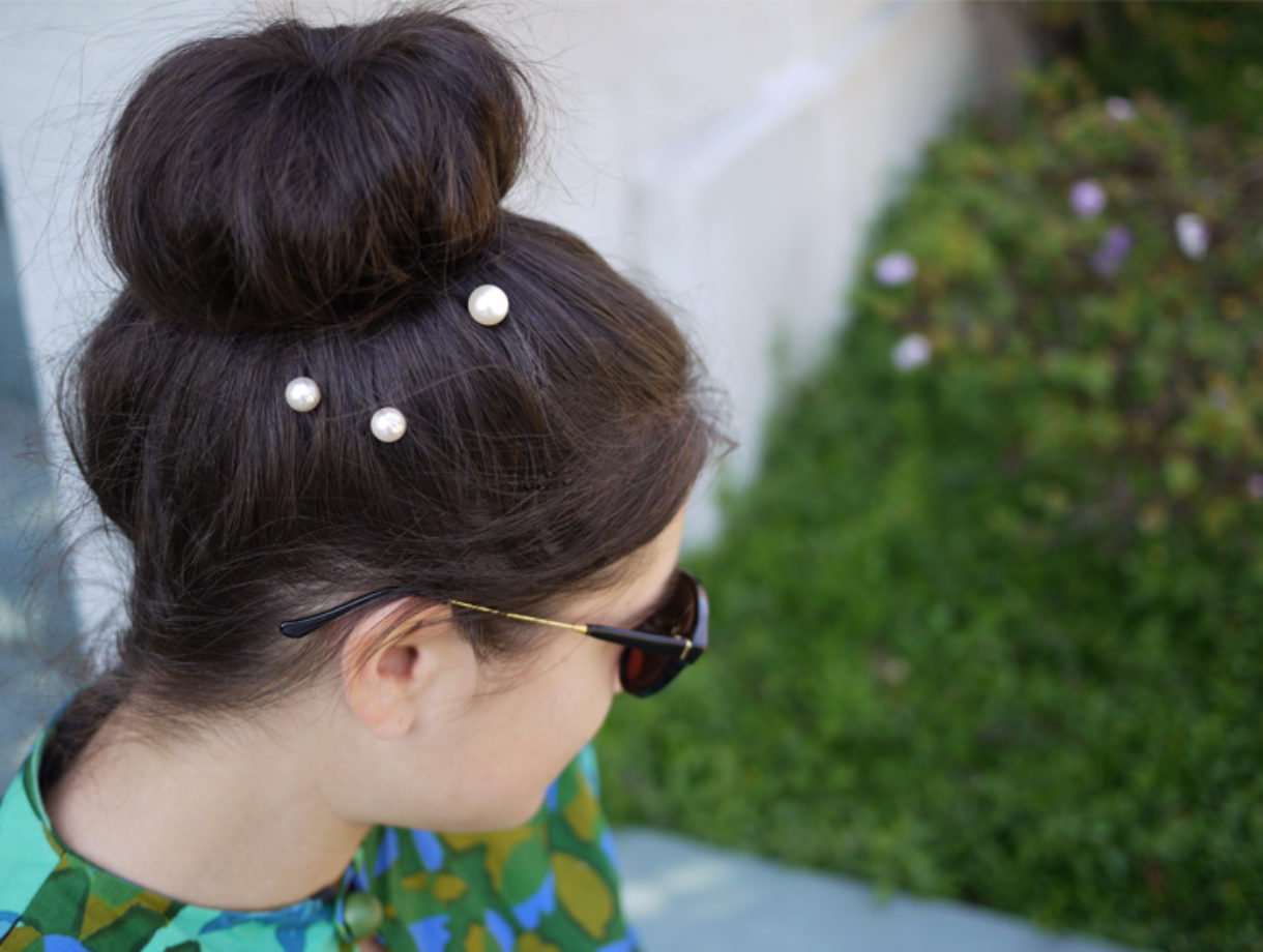 PEARL DIY TUTORIAL: Chanel Inspired Pearl Hair Band for your Ponytail by  Liakw.Com (@Liakw) - Pearls Only Canada :: Pearls Only Canada