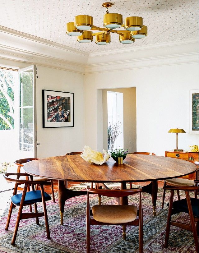 Round Dining Tables Honestly, Large Circle Dining Table And Chairs