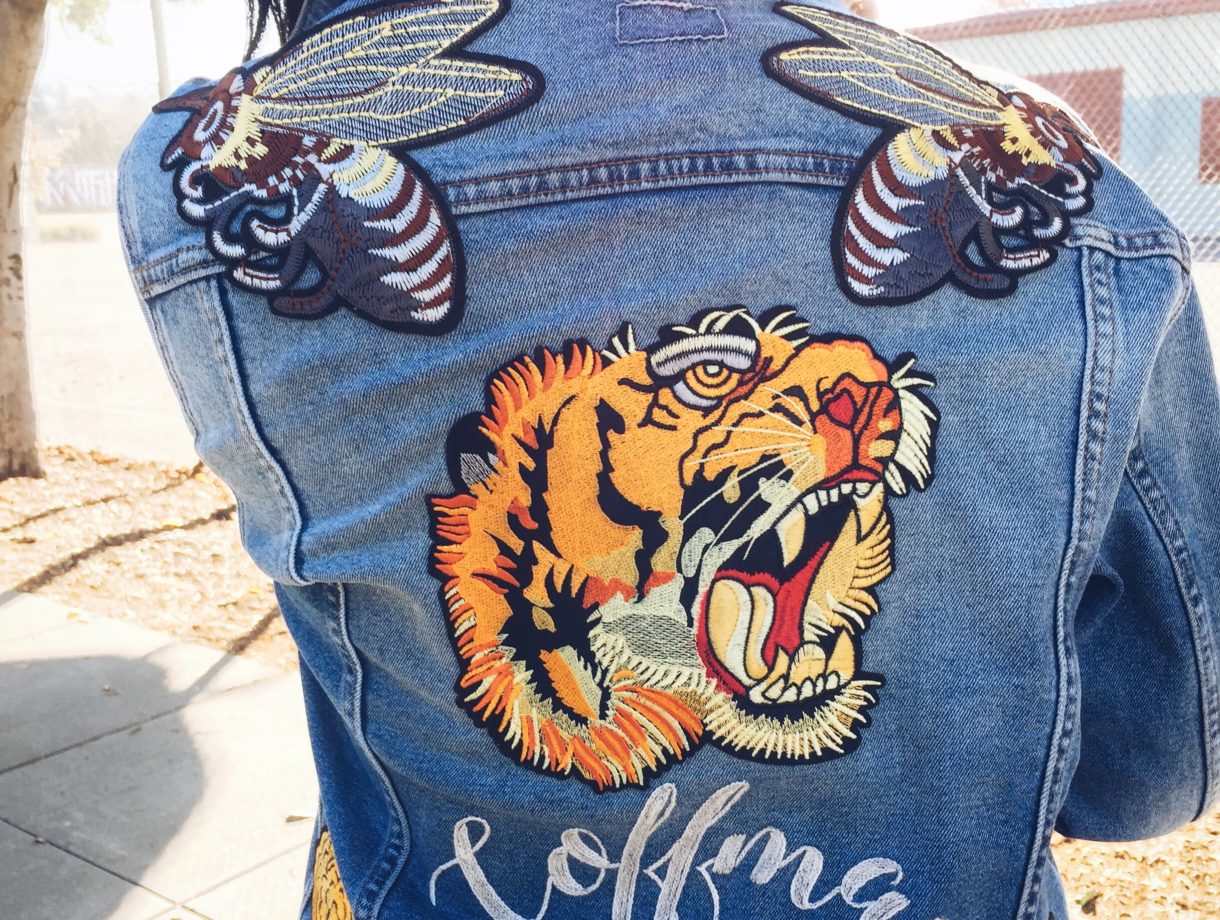 How to DIY A DENIM JEAN JACKET with Iron-on Patches (Gifts for Mom) #shorts  #giftsforher #patches 
