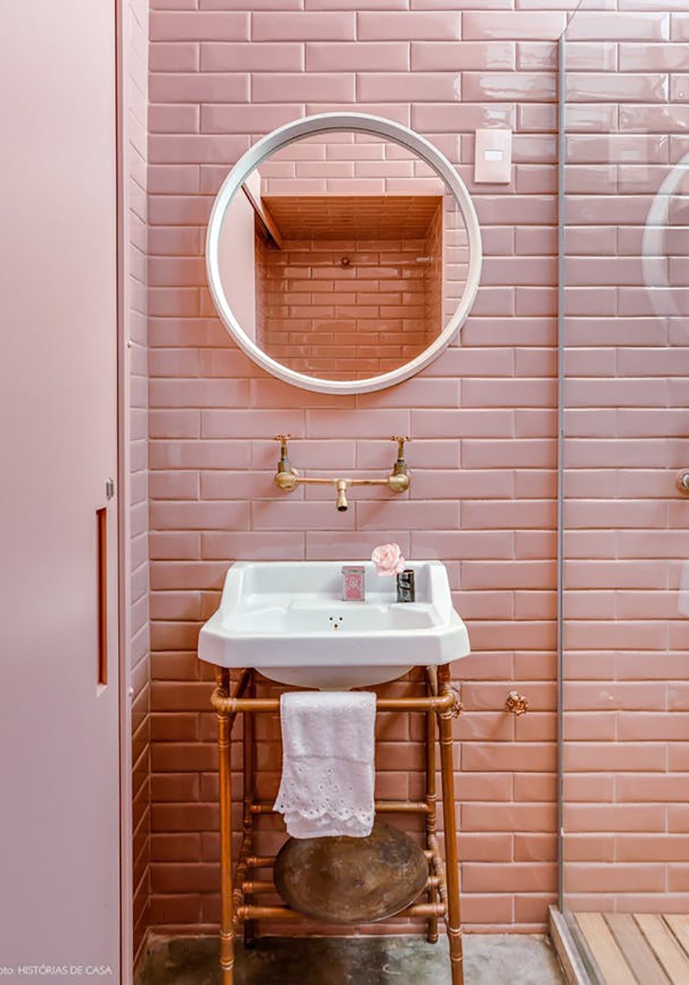 pinkbathroom2