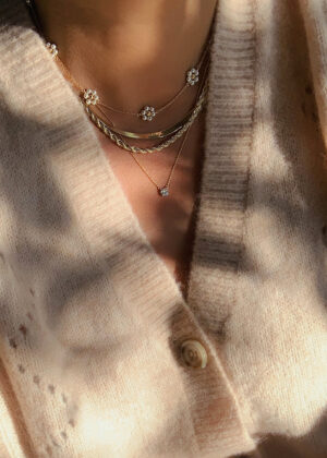 DIY Pearl Daisy Chain Necklace